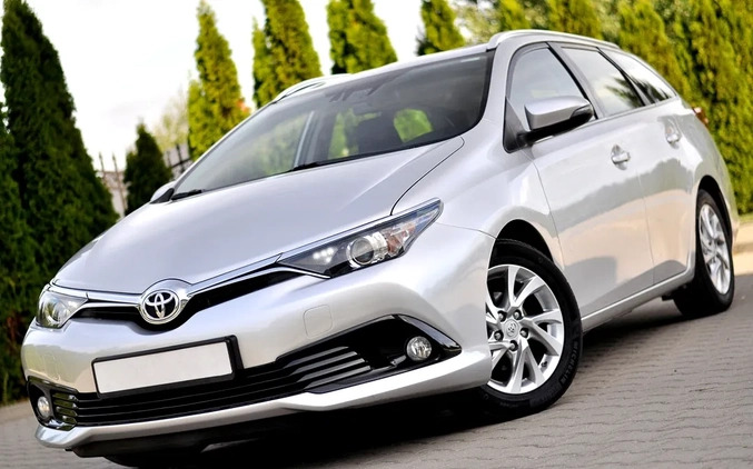 Toyota Auris cena 45900 przebieg: 142000, rok produkcji 2017 z Maków Podhalański małe 781